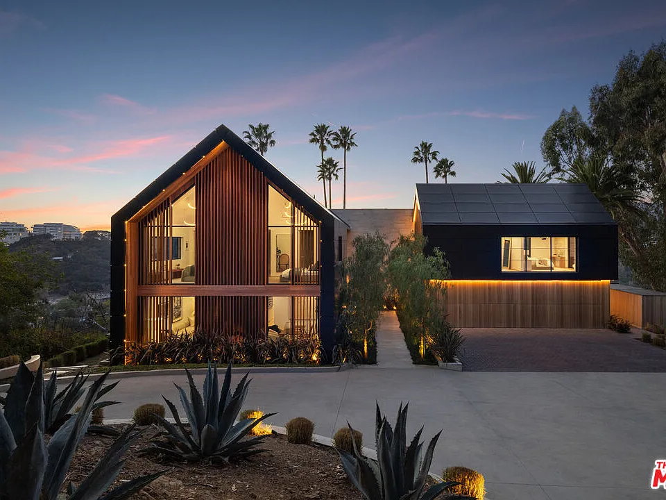 879 Linda Flora Dr, Los Angeles, CA 90049