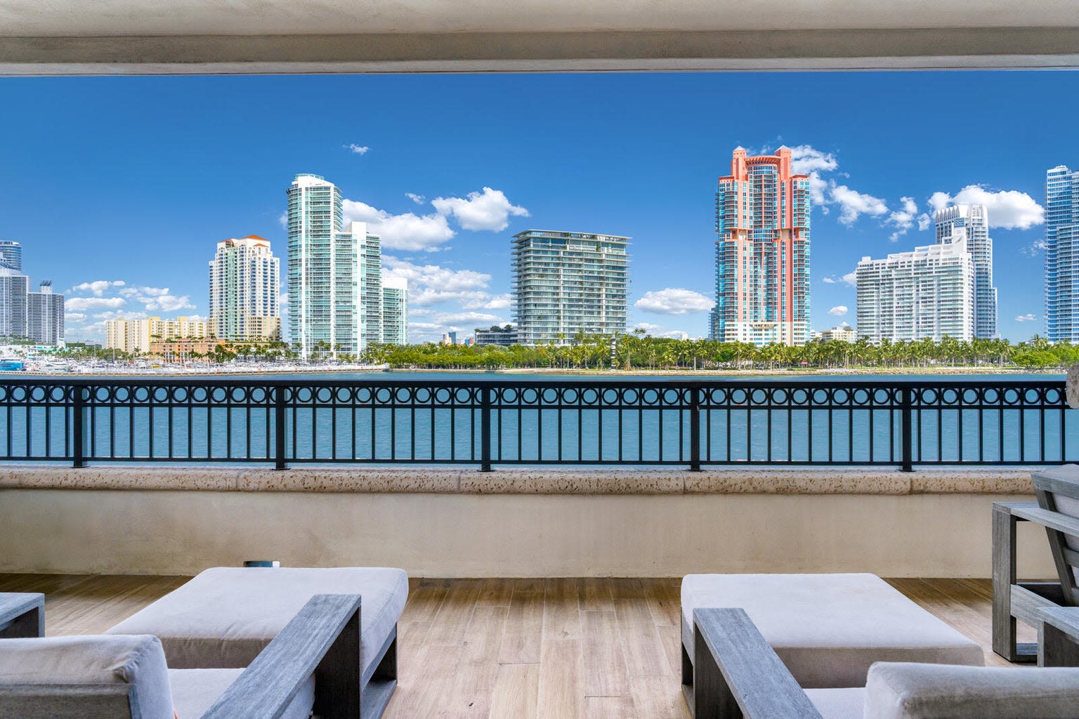 1700 East Walnut Avenue, El Segundo, CA 90245