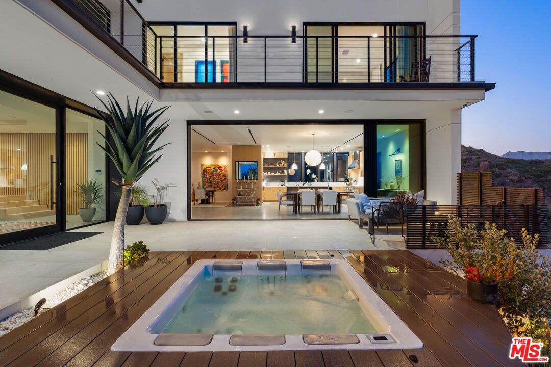 33433 Decker School Rd, Malibu, CA 90265