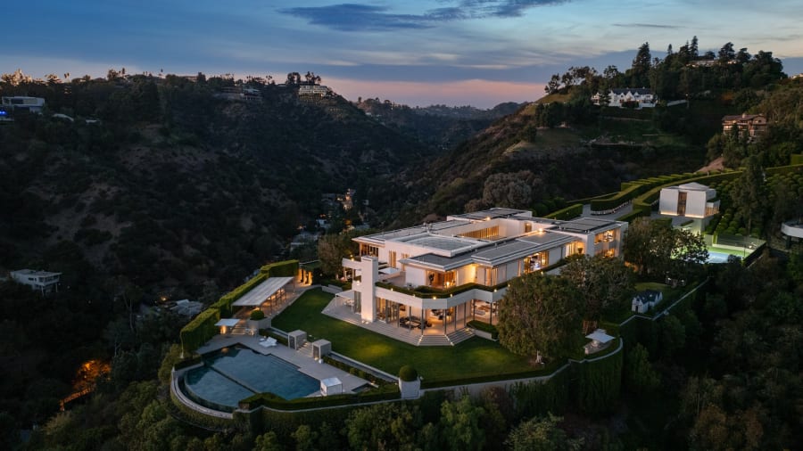1261 Angelo Drive
