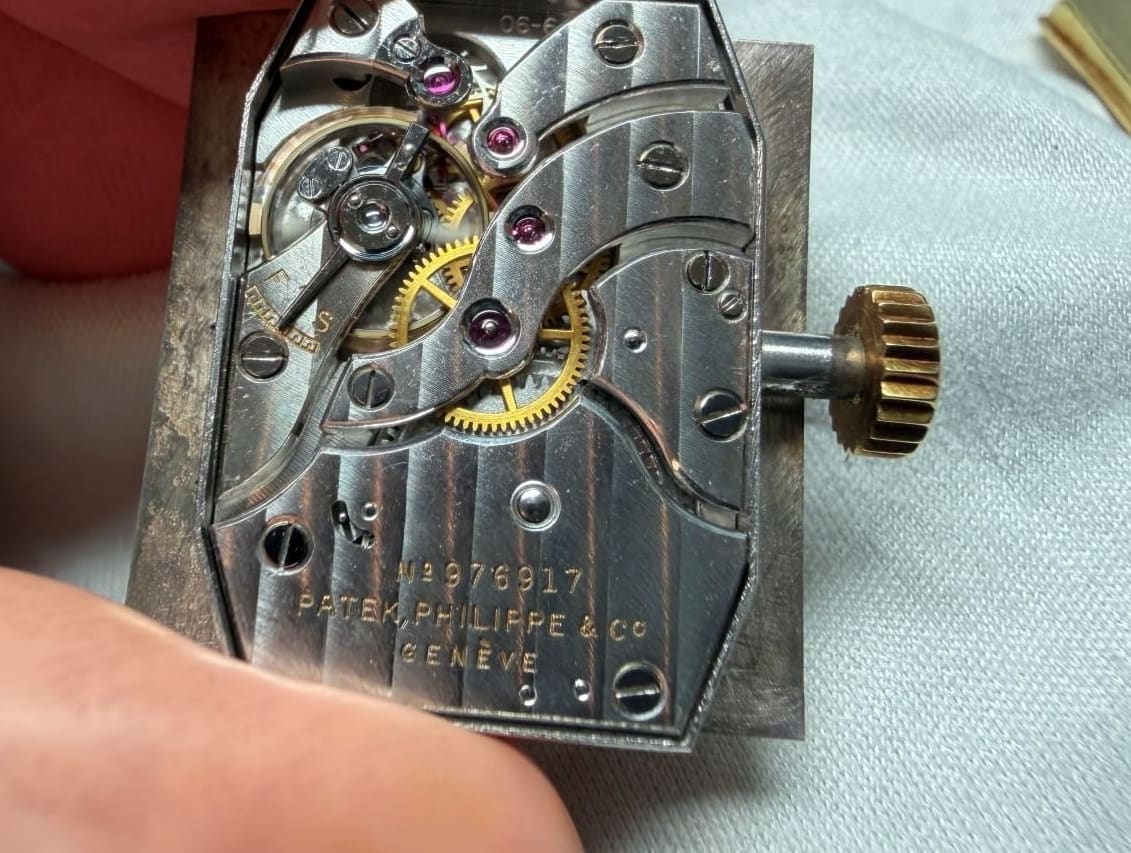 Watch repair and servicing at the IHT atelier