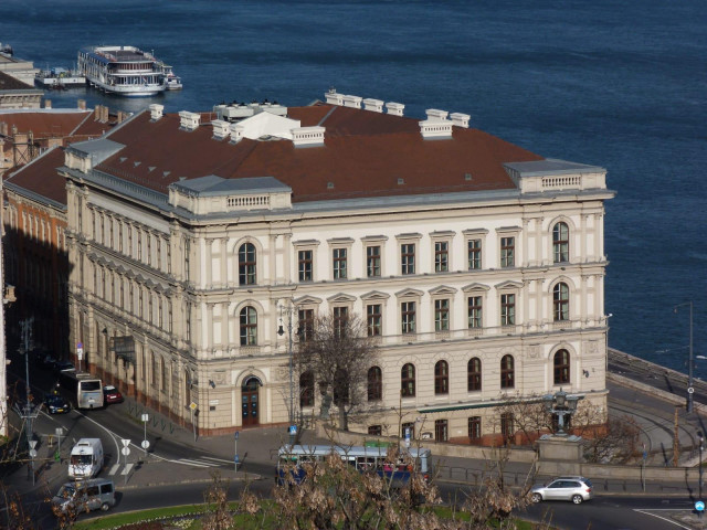 МИБ заключил соглашение о приобретении исторического здания Lánchíd Palota для размещения своей штаб квартиры в Будапеште
