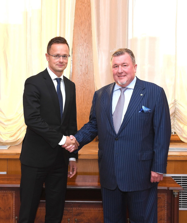 Hungarian Minister of Foreign Affairs and Trade Péter Szijjártó visited the IIB Headquarters