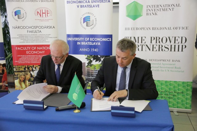 IIB develops cooperation with leading universities in EU