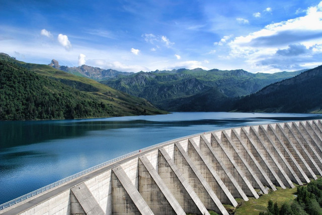 The IIB’s new “green financing” project: the Bank is providing support for exports of high-tech equipment to Armenia for small hydropower plants from Bulgaria.