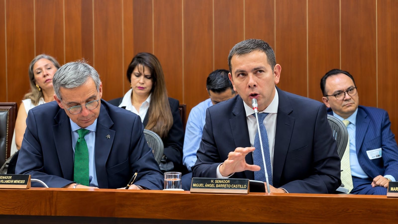 Senador Miguel Ángel Barreto deja claridad sobre el riesgo de apagón y las alzas en los servicios de energía y gas