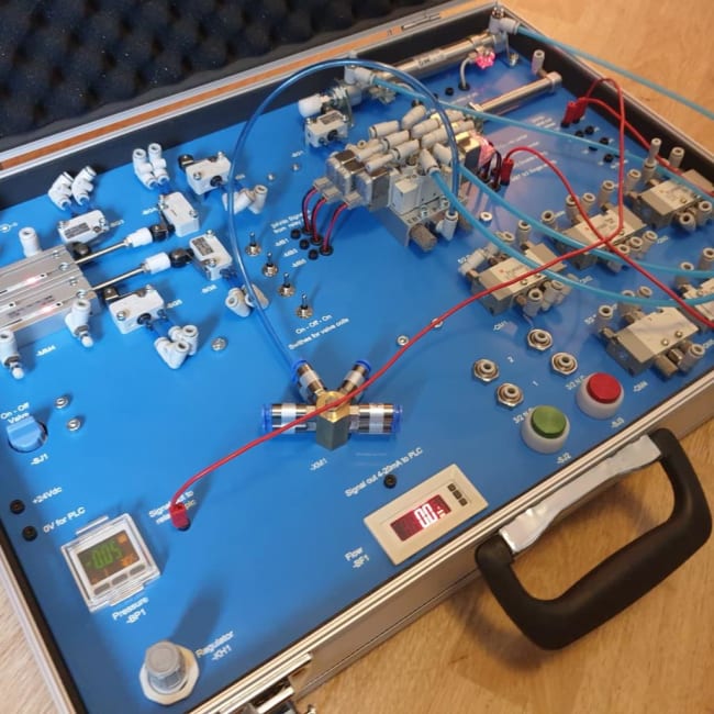 SMC-Koffert for grunnleggende- og elektrisk pneumatikk