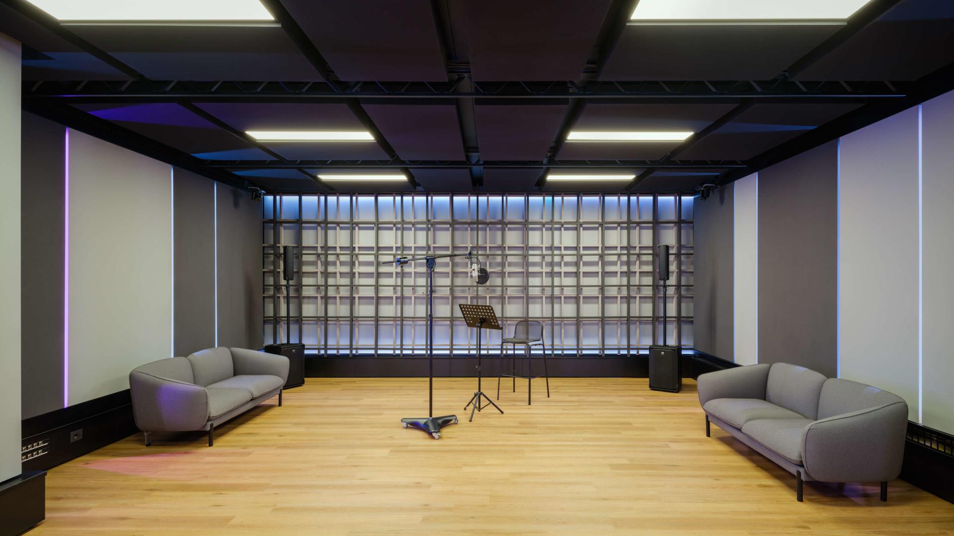 Fotografie studio di registrazione Universal Music, BoXY.