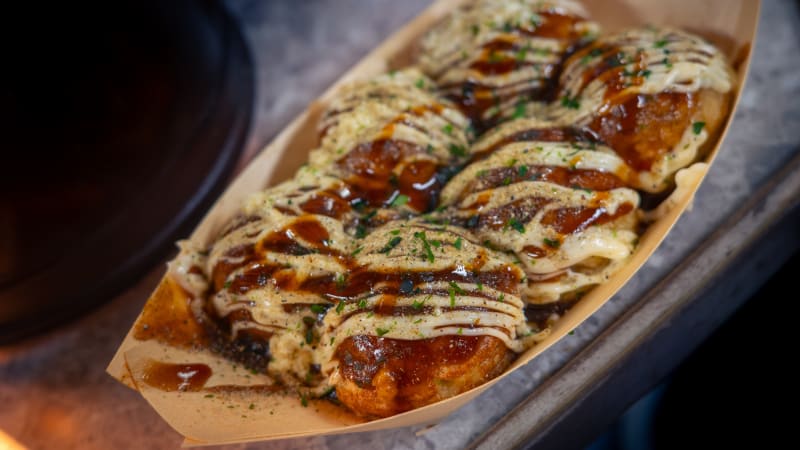 Dove mangiare i takoyaki a Osaka: nel negozio più piccolo del Giappone