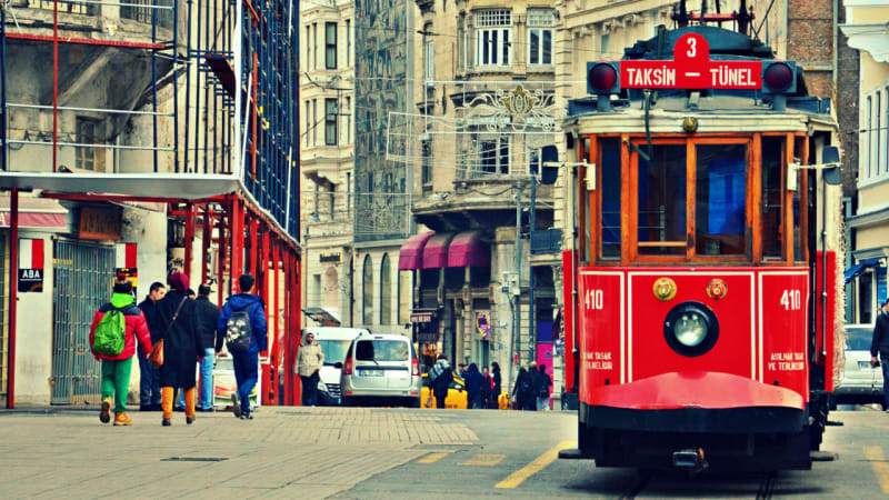 La Metropolitana di Istanbul: Un viaggio sostenibile nel cuore della città
