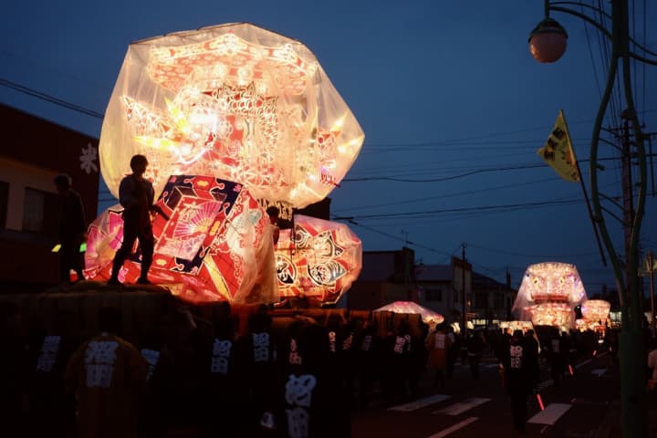 3 Festival Estivi Giapponesi da Non Perdere: tradizione, luci e spiriti antichi
