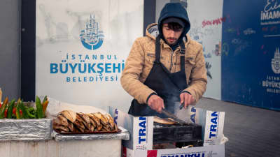Lo Street Food di Istanbul: Il Magico Balık Ekmek
