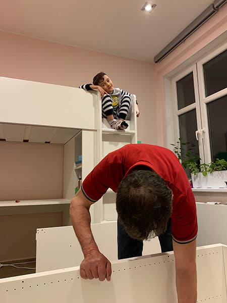 Ikea, syn a tchán