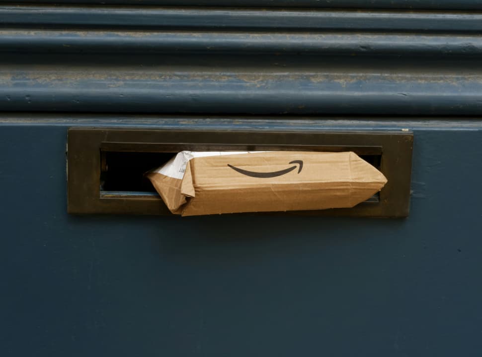 Amazon balíček v poště