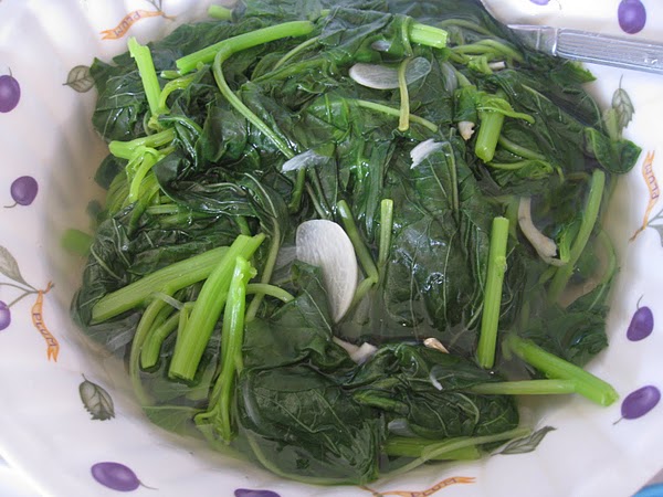 Bayam merupakan sumber zat besi, vitamin A dan C serta protein