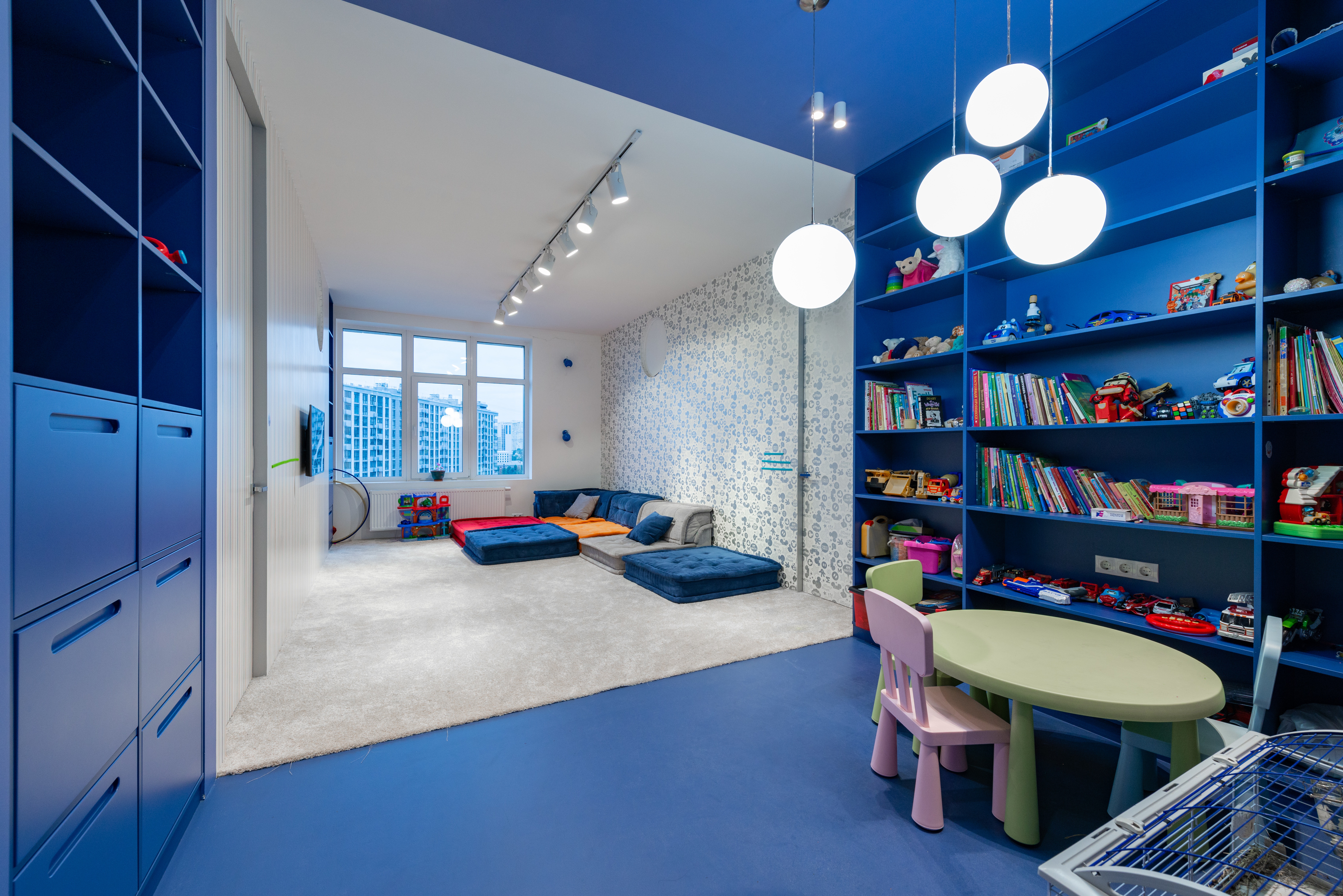 Photo by Cover: Apartment #6