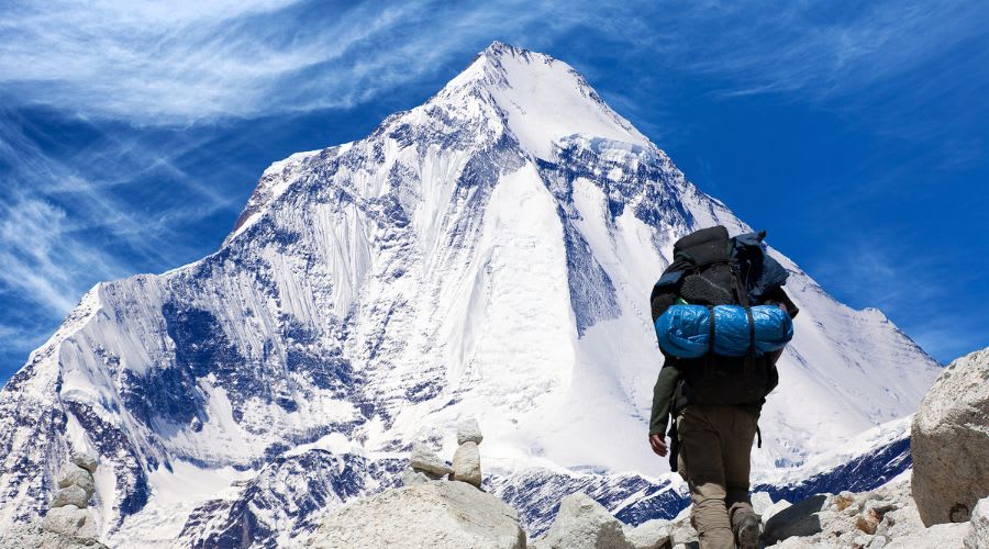 Climber going toward Dhaulagiri for expidition