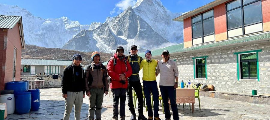 trekking with guide
