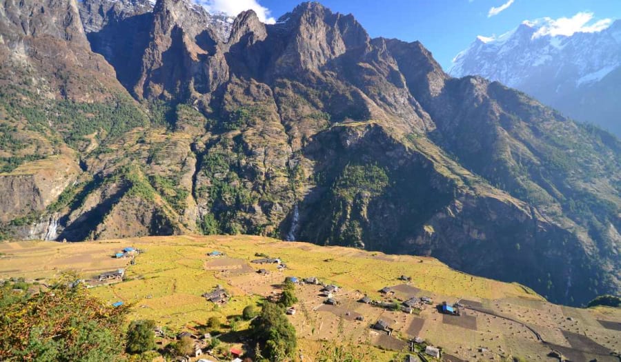 manaslu trek view