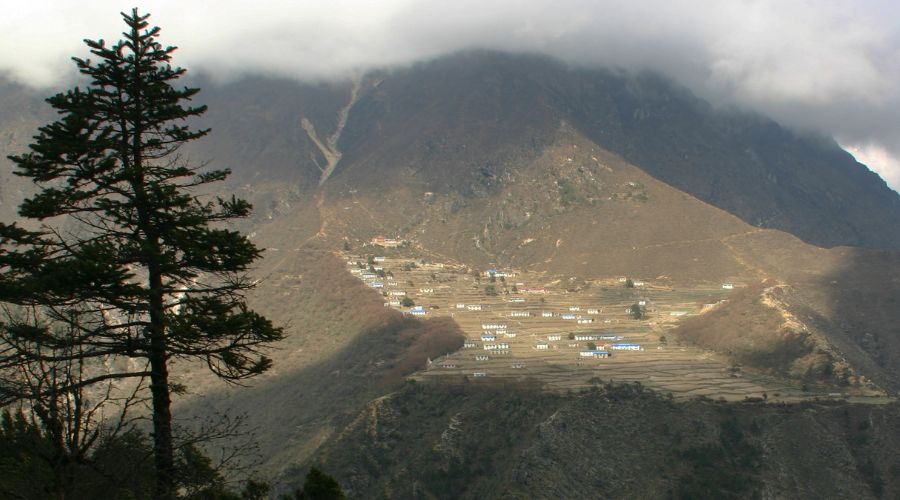 phortse village from distance