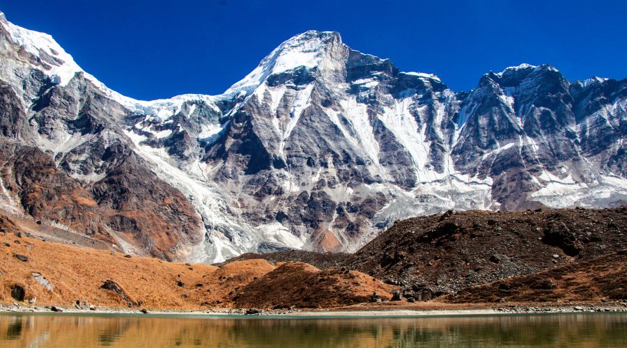 api himal trek