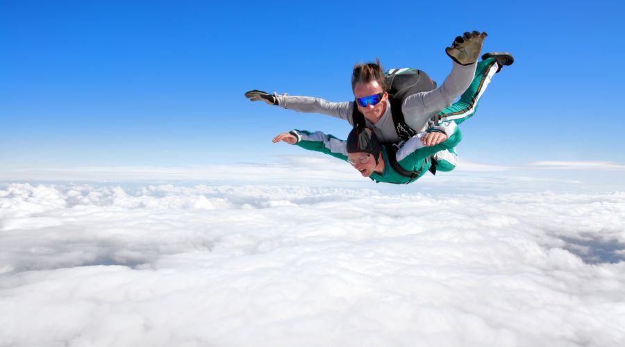 tandem skydiving
