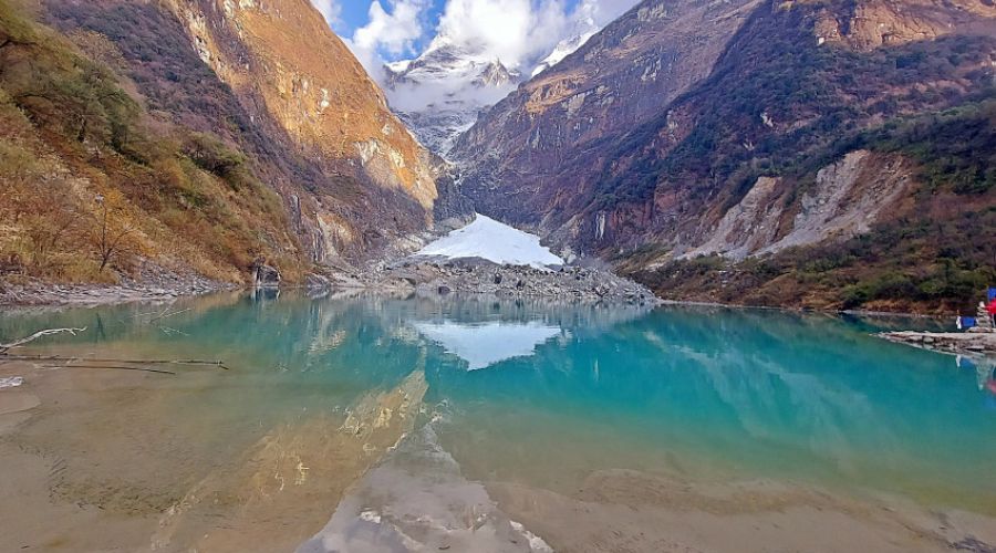 kapuche lake view during kori trek