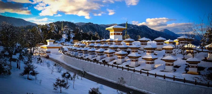 bhutan view in snow