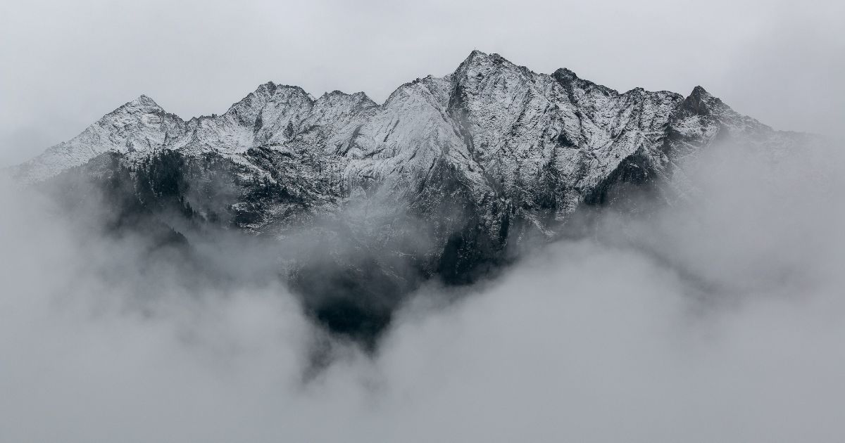 everest heli view
