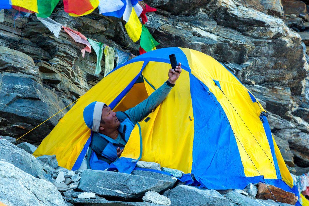sherpa camping in high altitude