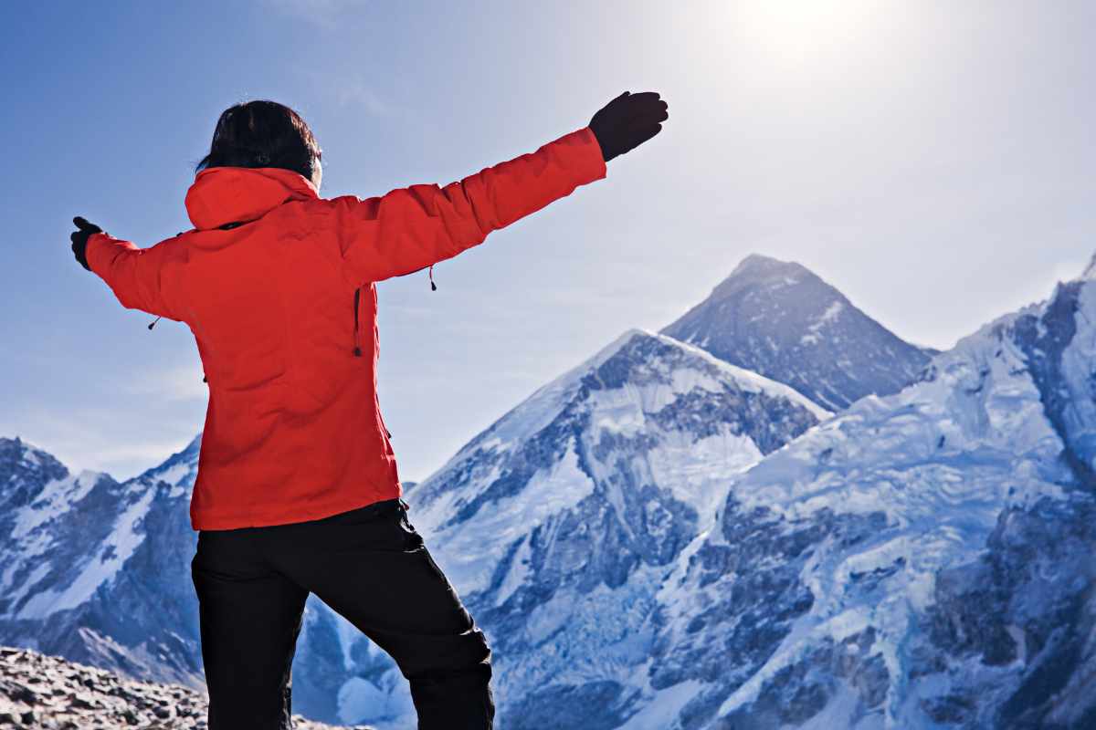 trekking in nepal in winter