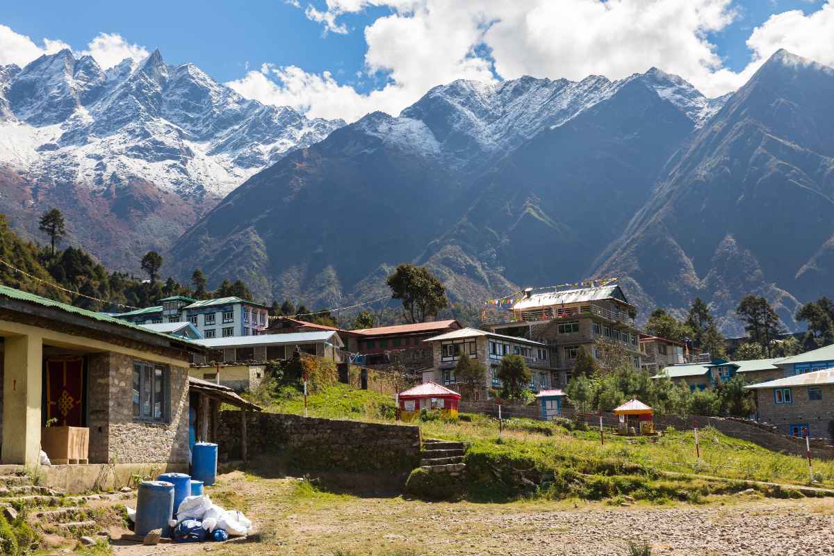 lukla bazaar view
