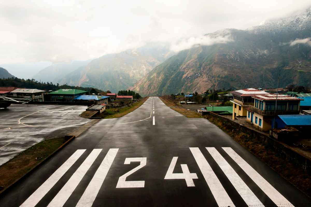 lukla airport photo