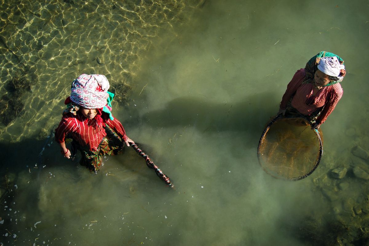 nepalese women in field