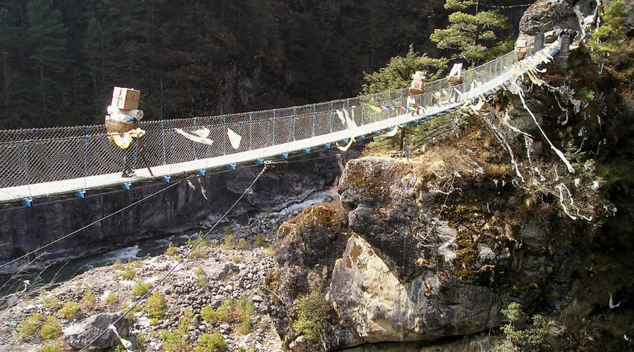 suspension bridge in everest three passes trek