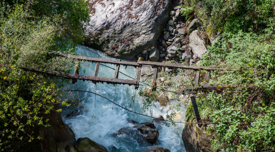 abandoned bridge annapurna base camp trek