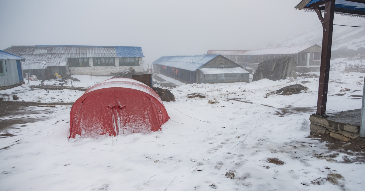 annapurna circuit trek in winter teahouse