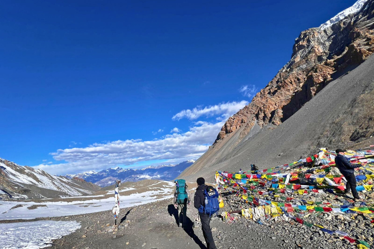 Crossing Thorang la Pass