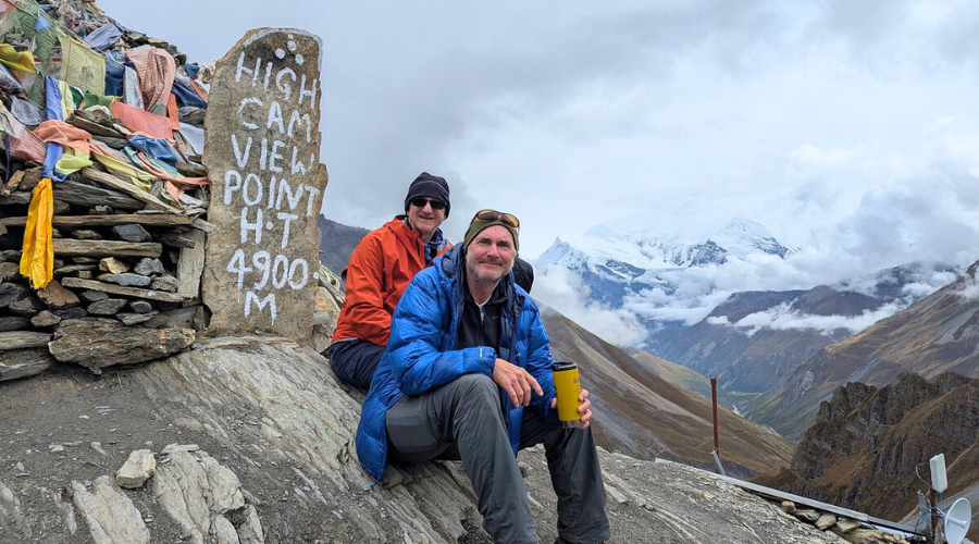 trekkers trekking in tilicho region
