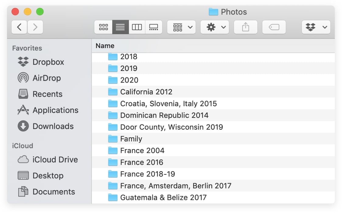 One way to organize a photos folder