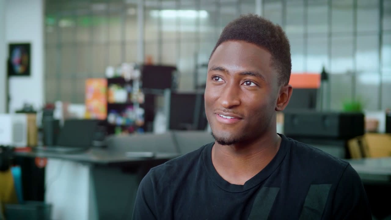 <strong>Marques Brownlee</strong> is a prominent YouTuber best known for his technology-based videos. He’s garnered nearly 10 million subscribers and created over 1,171 videos since starting his channel in January 2009. He’s made video collaborations with Elon Musk, Bill Gates, and Will Smith. (Photo Credit: <a href="https://www.youtube.com/watch?v=7Cmi5kIlMIQ">YouTube</a>)