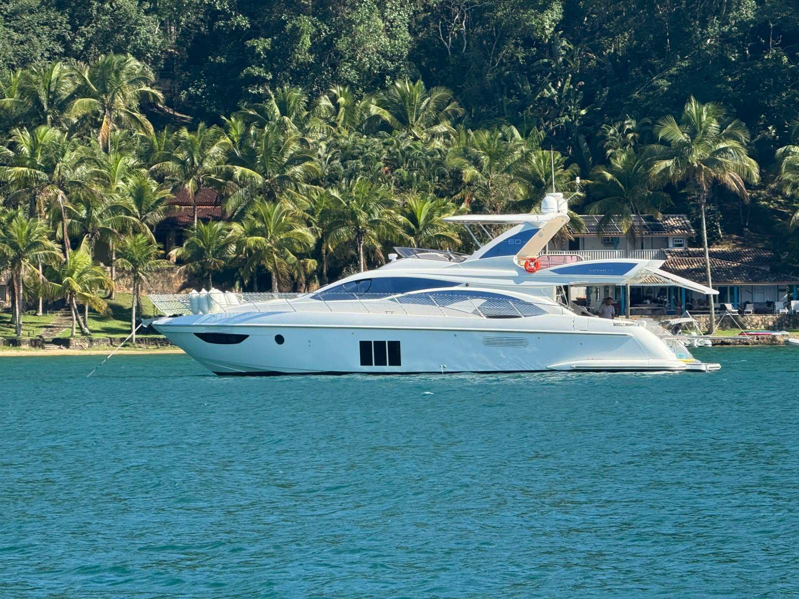 Embarcação Azimut 60