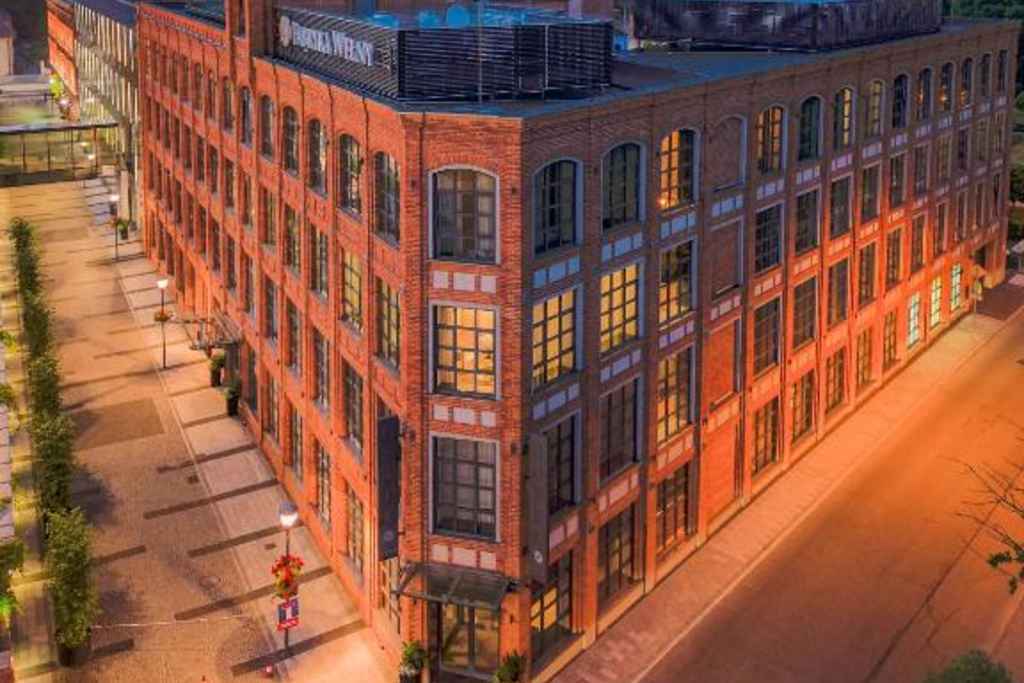 Fabryka Welny Hotel upgrades guest experience with Kramer AVoIP systems