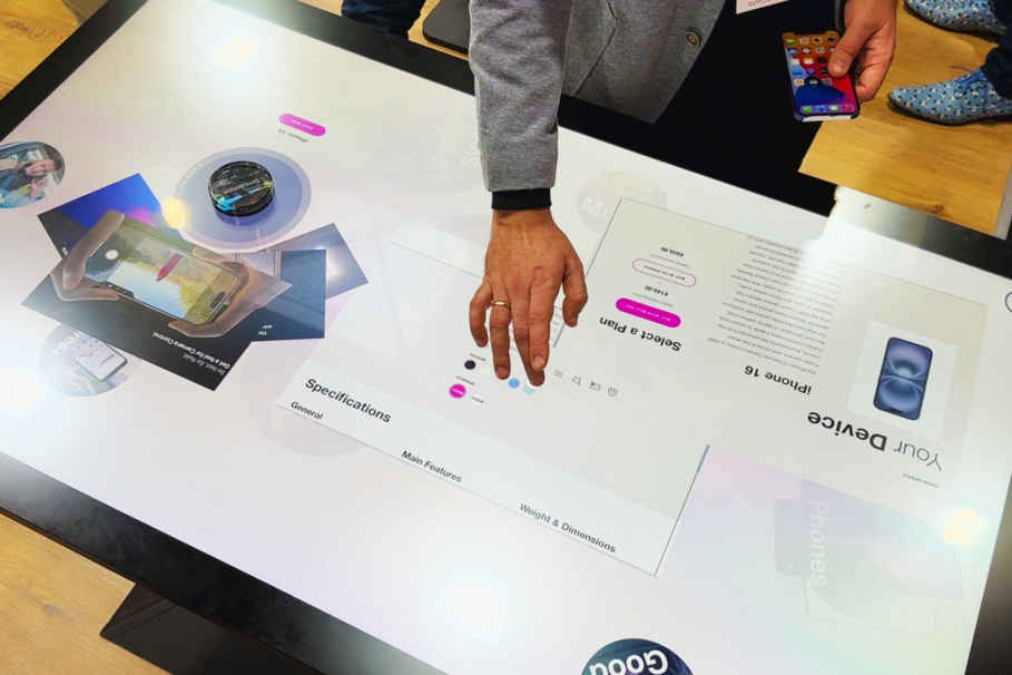 Inavate AV Eyefactive Releases Multitouch Display With Obj Inavate AV Eyefactive Releases Multitouch Display With Obj