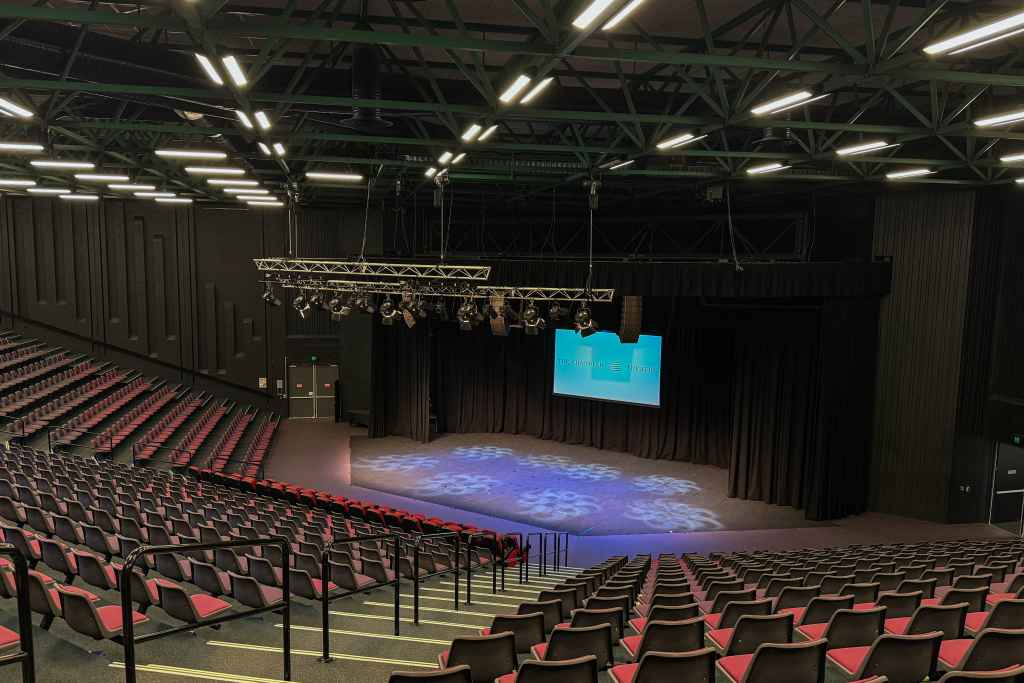 Chandler Theatre raises performance levels with JBL VTX A6 and Crown amplifiers