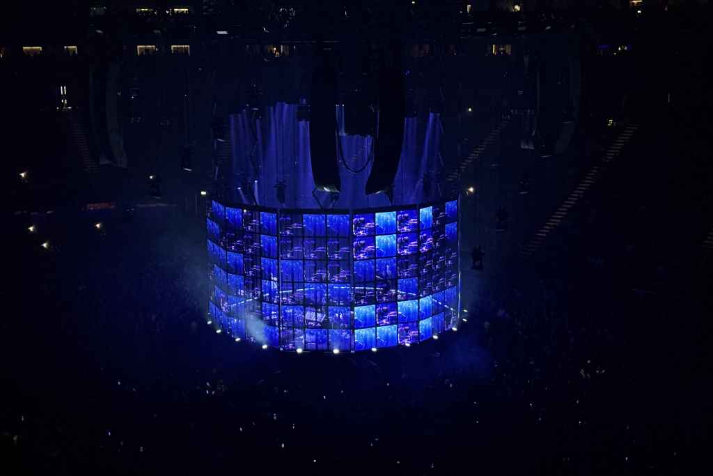 Universal Pixels brings Radiohead’s in-the-round vision to life with circular ROE LED setup
