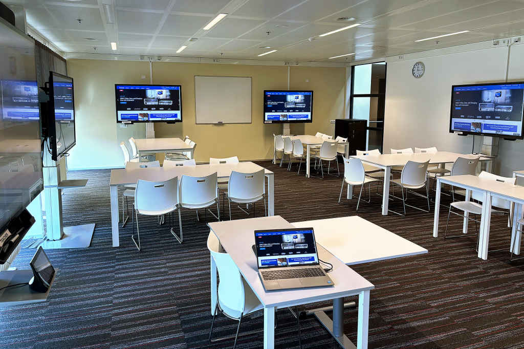 Extron supplies Radboud University with futureproof AV infrastructure