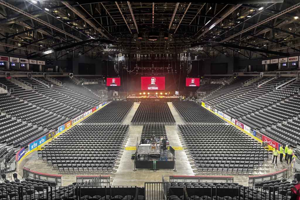 d&b SL-Series delivers speech clarity for Roy Keane and Roddy Doyle arena shows