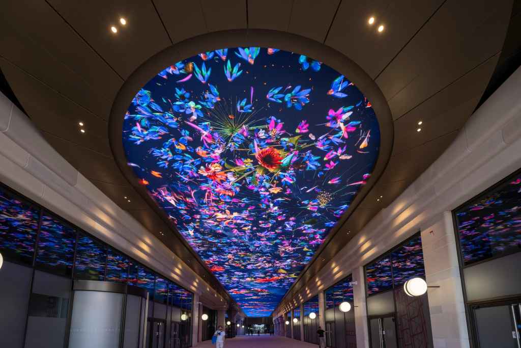 Pixel Artworks delivers 83 m digital screen for Olympia makeover