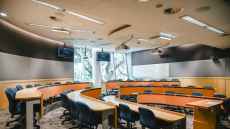 Singapore Management University advances hybrid education with TeamConnect Ceiling 2